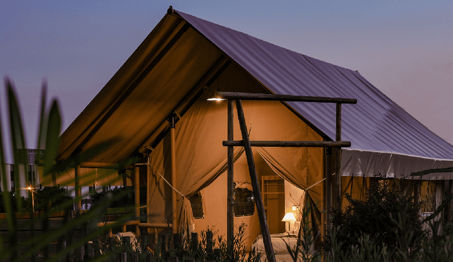 Ultimate Guide to Safari Glamping Tents: Comfort Meets Adventure